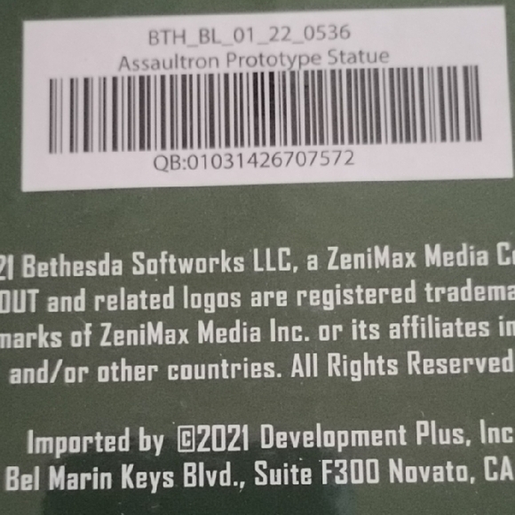 Assaultron Statue - Picture 4 of 4